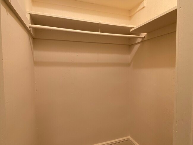 Walk in Closet - 80 W Edsall Ave