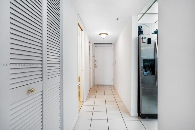 Foto del edificio - 1717 N Bayshore Dr