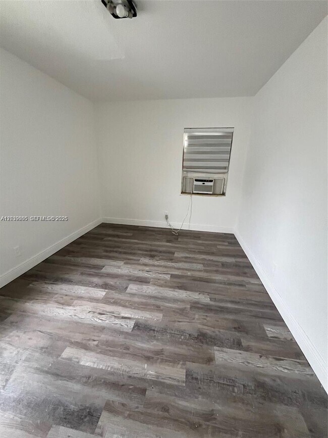 Foto del edificio - 2035 Dewey St