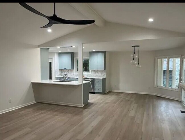 Building Photo - Coming up in September!!!!!Lakefront oasis...