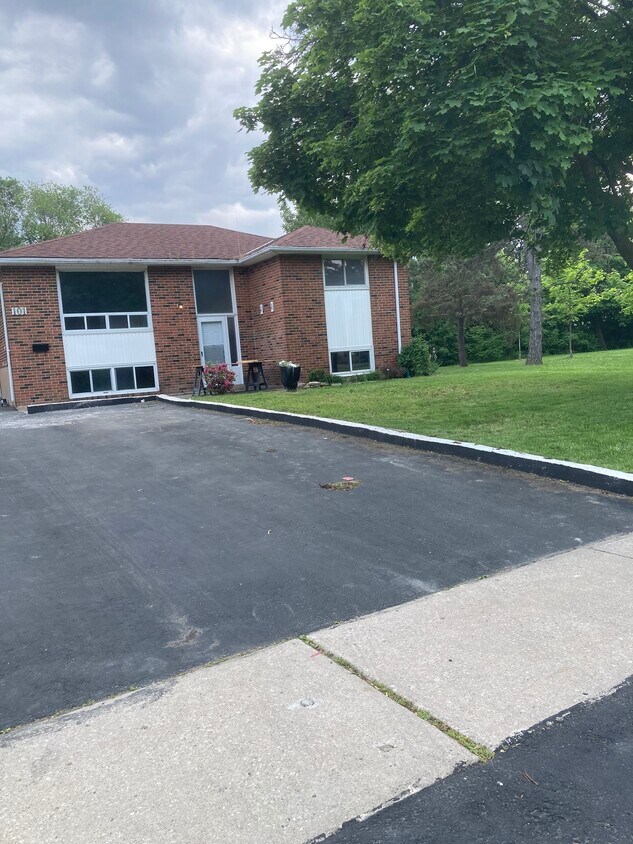 Primary Photo - 101 Dearbourne Blvd