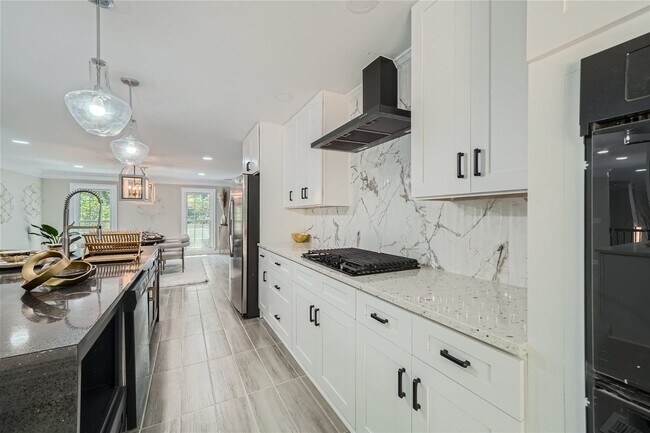 Building Photo - High-End Fully Furnished Luxury Gated French Chateau behind Dunwoody Country Club