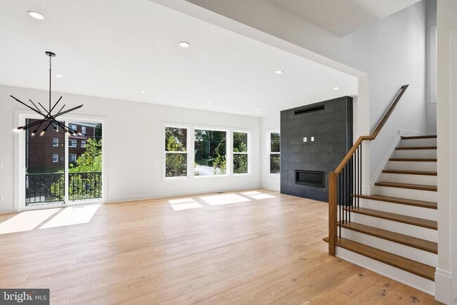 Building Photo - 841 N Manchester St