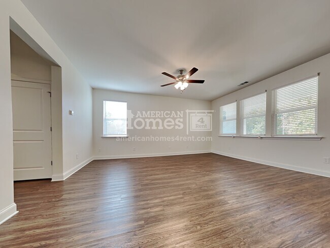 Building Photo - 424 Tributary Lane