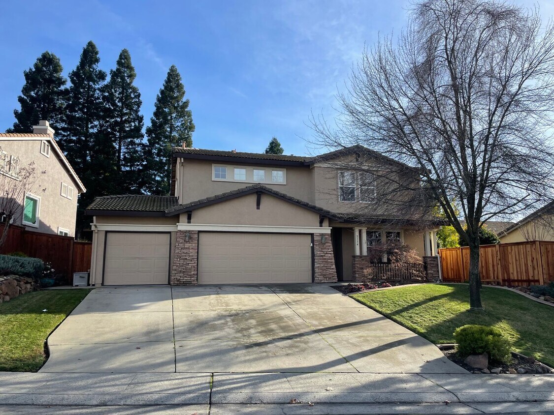 Primary Photo - **COMING SOON*** BEAUTIFUL 2 STORY EXECUTI...