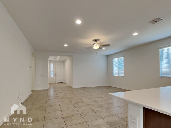 Foto del edificio - 17027 W Echo Ln