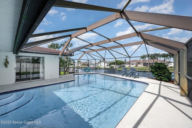 Building Photo - 419 St Georges Ct