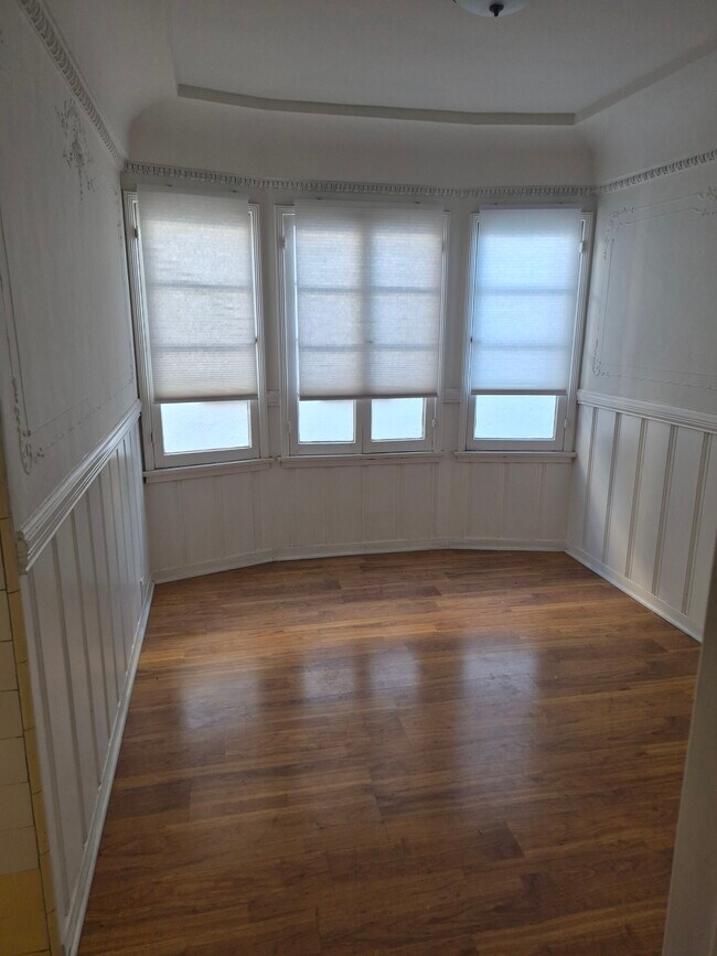 Foto del edificio - 357 S Doheny Dr