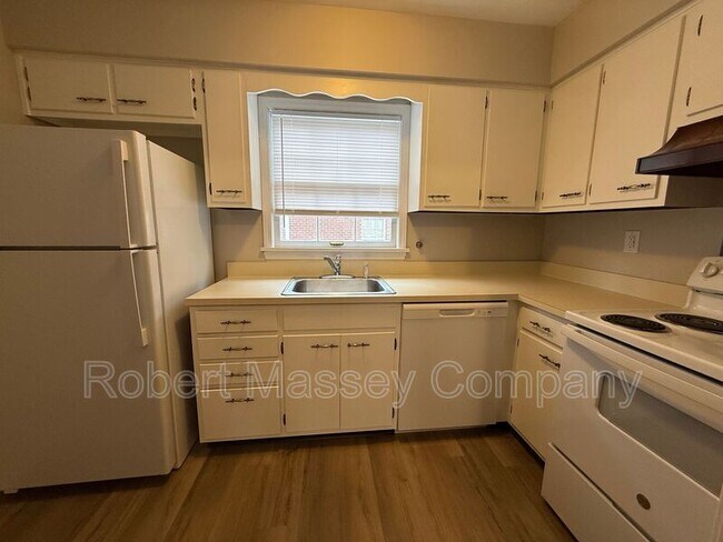 Foto del edificio - 2212 Steier Ln