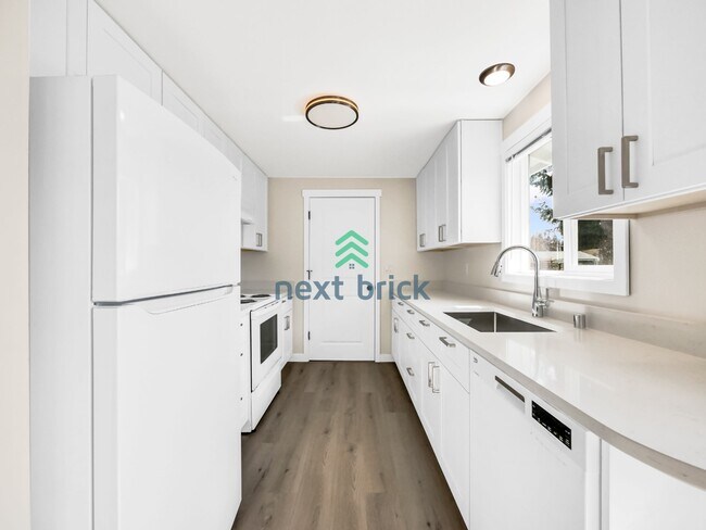 Foto del edificio - Beautiful 3 beds, 1 bath Single Family Home is available for Rent in Renton!