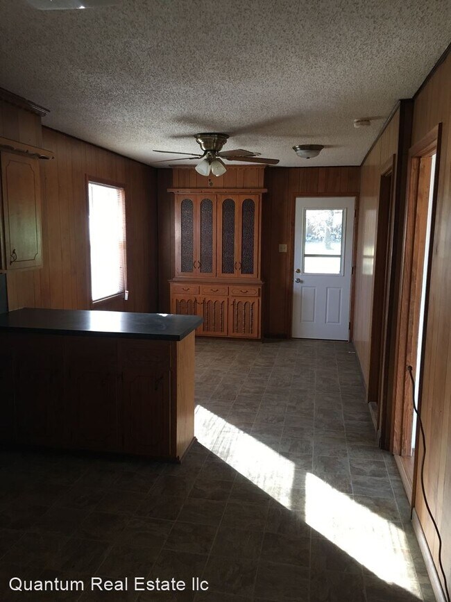 Building Photo - 4 br, 1 bath House - 409 W. DOGWOOD STREET