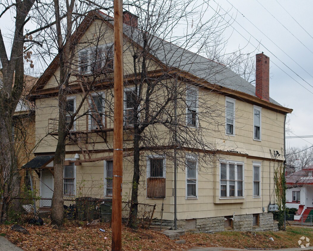 Building Photo - 2201 Burnet Ave