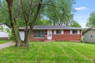 Building Photo - 834 Font Ln