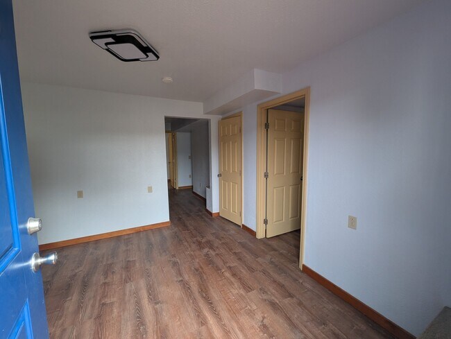 Foto del edificio - 5819 Bayview Ave