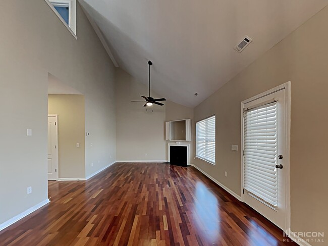 Building Photo - 523 Clairidge Dr