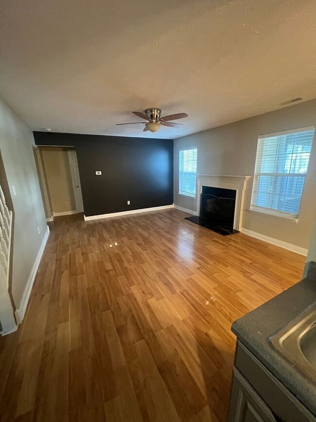 Building Photo - 986 Canary Creek Dr