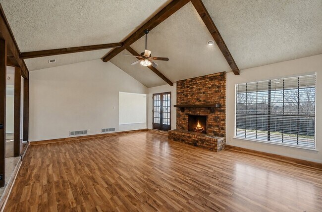 Building Photo - 8721 Hidden Hill Dr