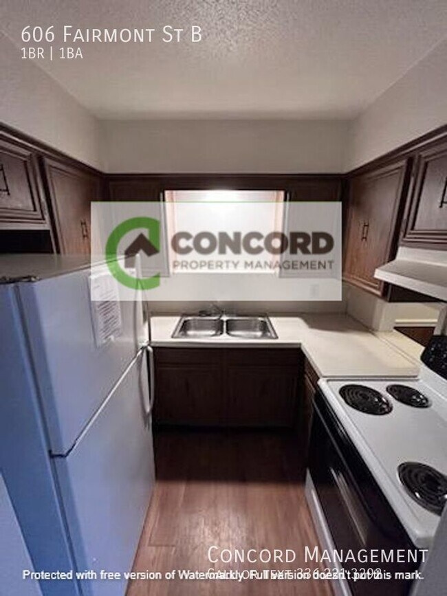 Foto del edificio - 606 Fairmont St B/Concordmgmt.com 336-273-...