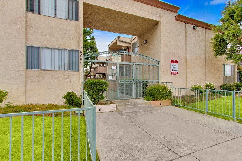 Foto principal - 15441 Nordhoff St