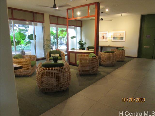 Building Photo - 1212 Punahou St