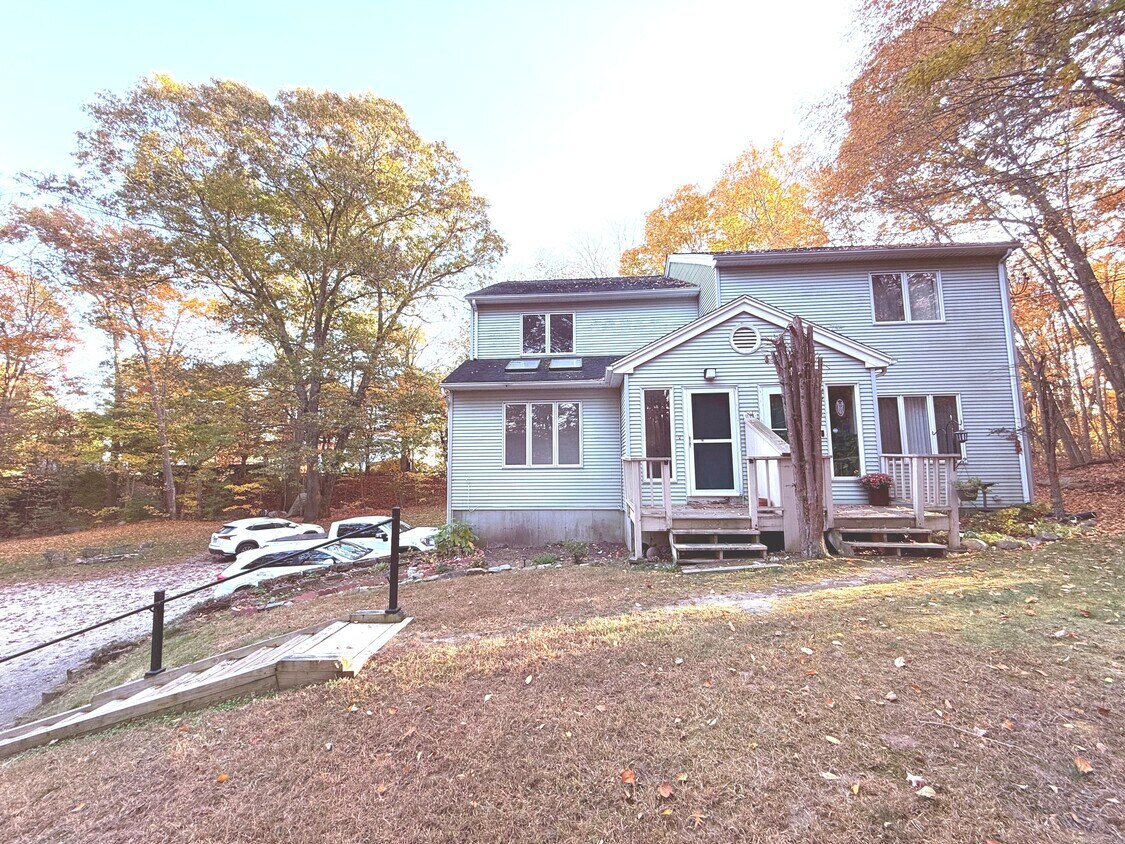 Primary Photo - 4 Walnut Hill Rd