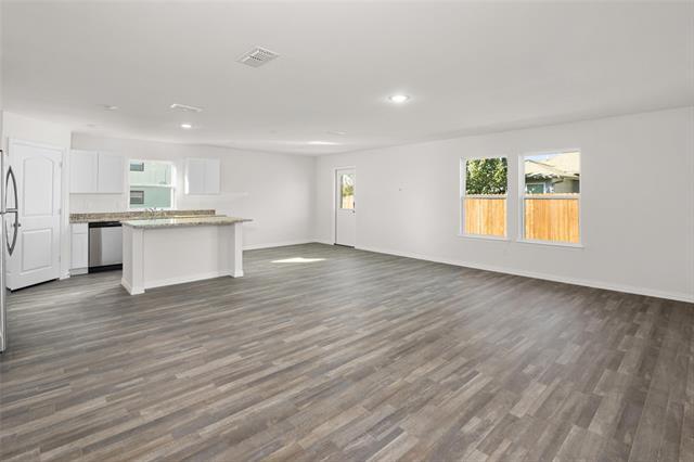 Building Photo - 335 Bounding Main