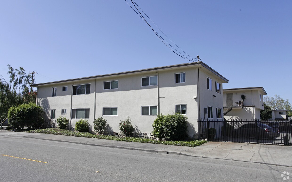 Primary Photo - 1196 Victoria Ave