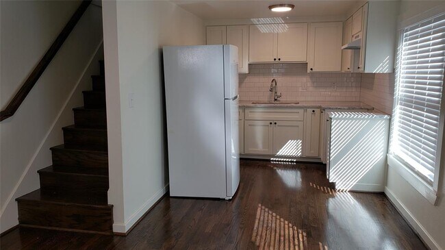 Building Photo - 517 Highland Ave
