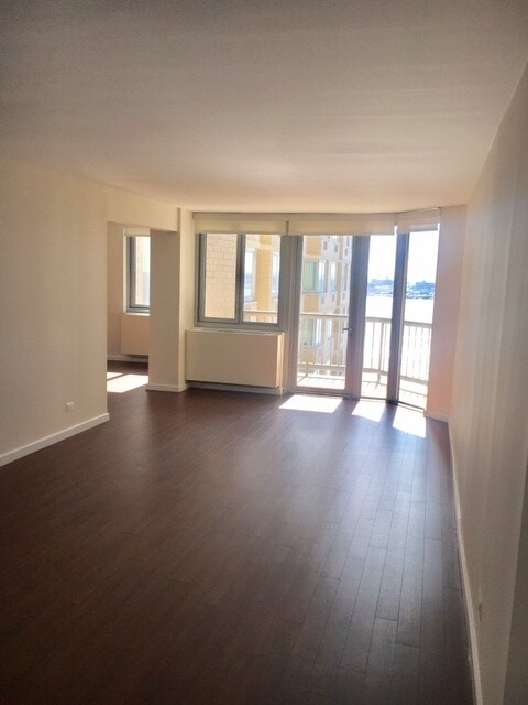 Building Photo - 430 E 34th St