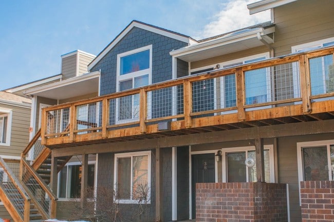 Photo - Valencia Gardens Apartments