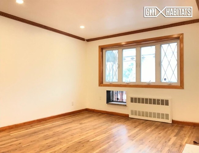 Building Photo - 900 Remsen Ave