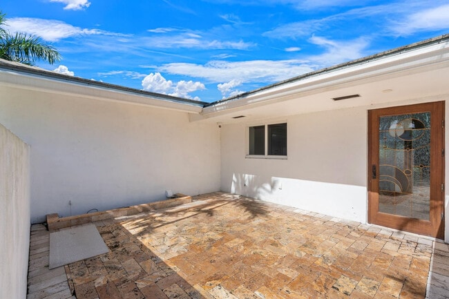 Foto del edificio - 2813 NE 29th St