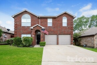 Building Photo - 1105 Parker Ct