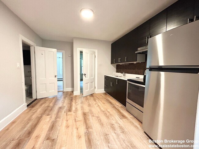Foto del edificio - HOT SOUTH END LISTING!!!!!!!