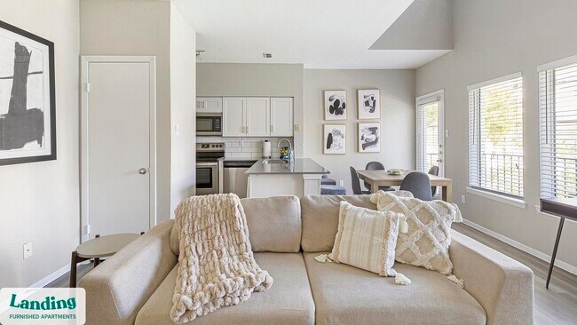 Foto del edificio - 5301 Overton Ridge Blvd