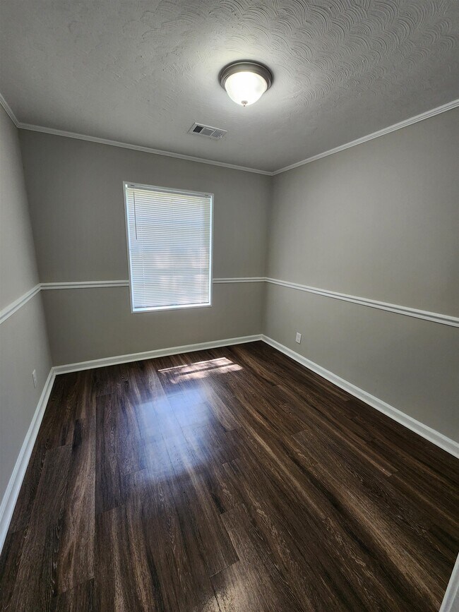 Building Photo - 4812 Owen Rd