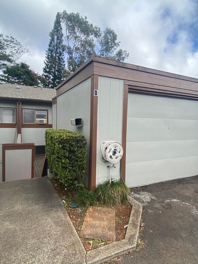 Building Photo - 98-1073 Komo Mai Dr