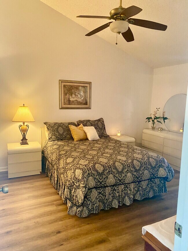 Dormitorio principal - 1515 NE Beacon Dr