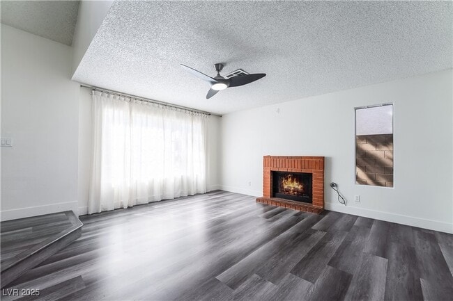 Foto del edificio - 8644 Trafalgar Dr