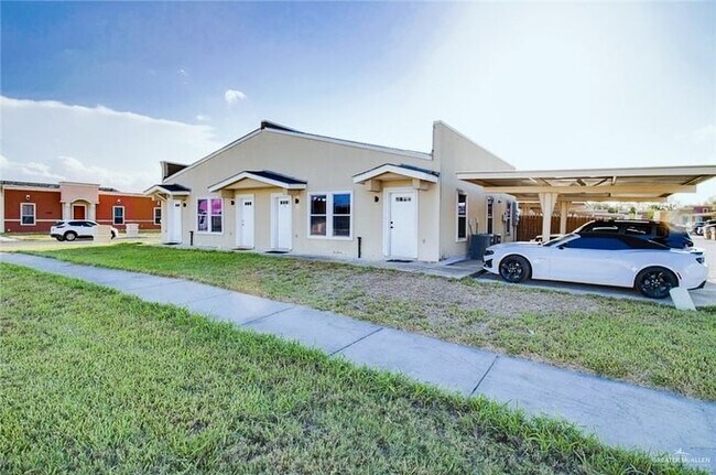 Dúplex - 3119 Scotland Dr