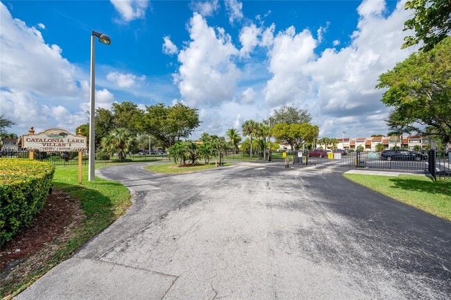 Foto del edificio - 14271 Kendale Lakes Cir