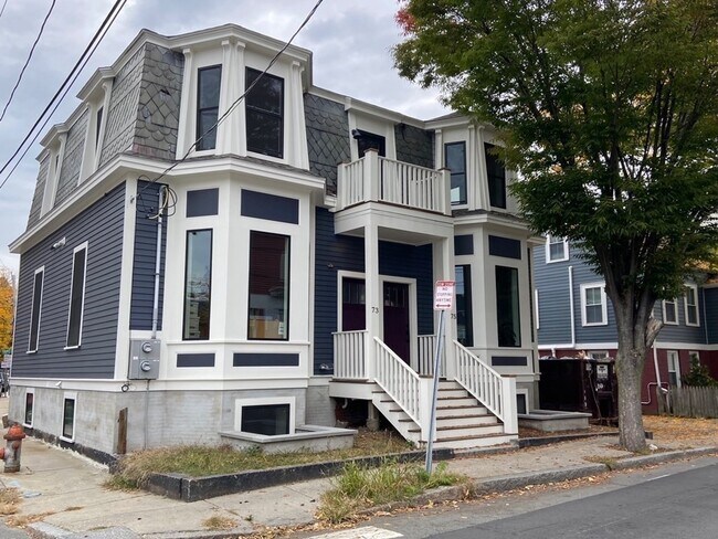 Building Photo - 73 School St