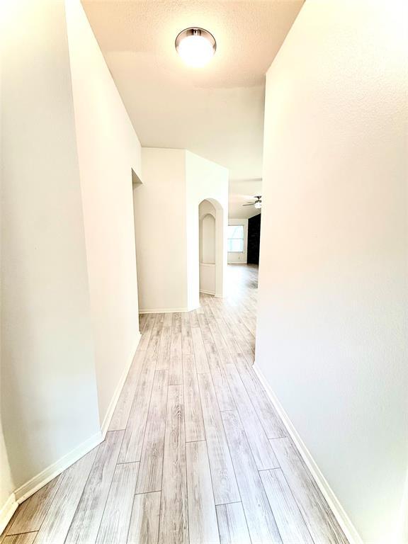 Building Photo - 206 Sunshadow Dr