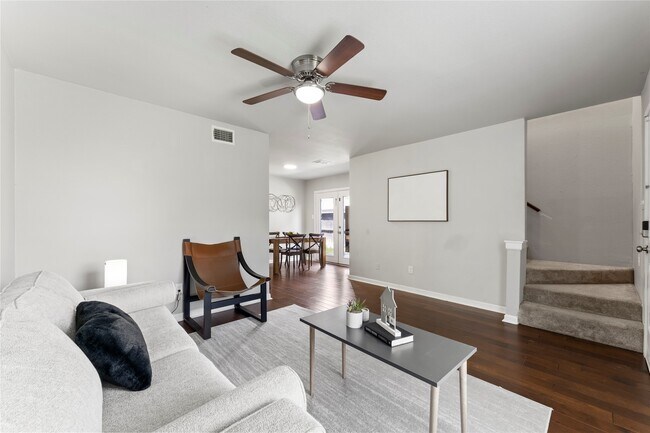 Building Photo - 9130 Vogue Ln