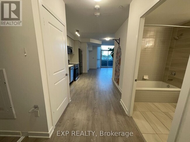 Photo du bâtiment - 4677 Glen Erin Dr