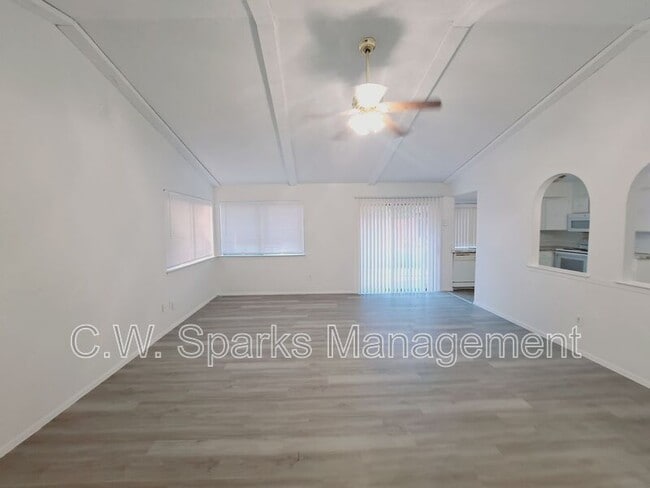 Photo - 3517 Hillridge Dr House