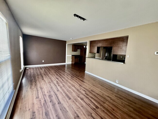 Building Photo - 6961 Harvard Ln