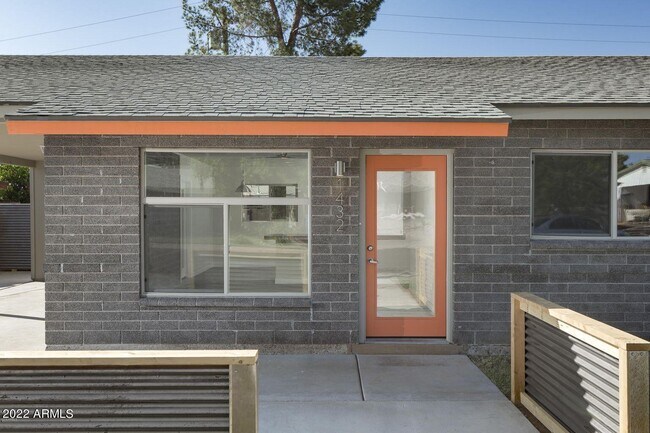 Building Photo - 1432 W 7th St
