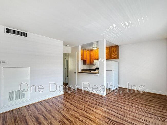 Photo - 732 Scotland St Apartment