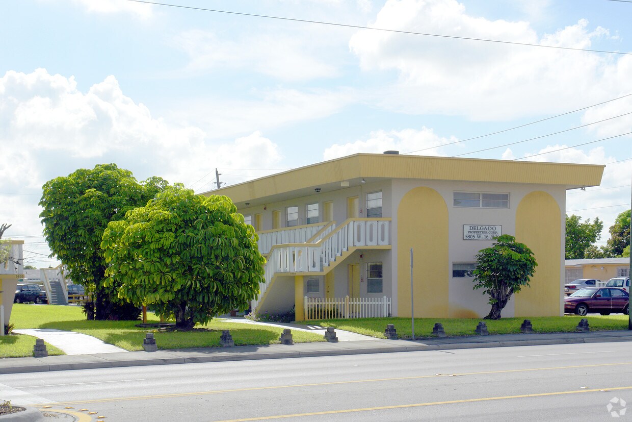 Foto principal - 5805 W 16th Ave